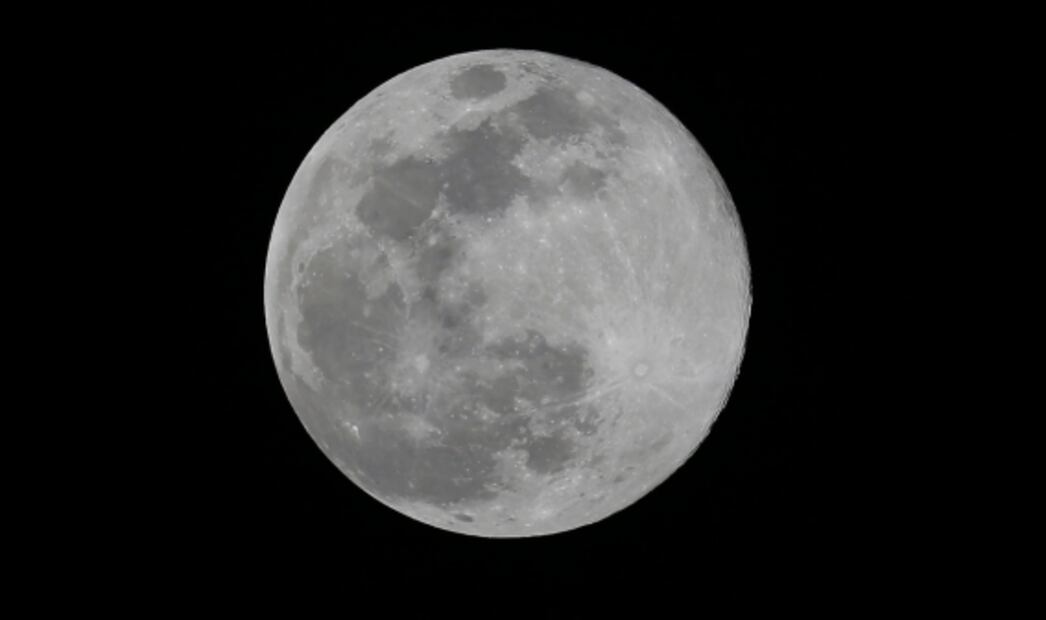 NASA: Aún no se sabe si el agua de la Luna puede usarse