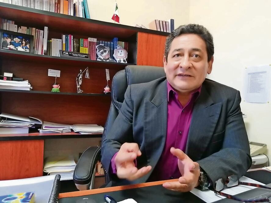 Alejandro Palacios Espinosa, consejero presidente del IEE BCS, señala que la propuesta contempla la actuación de policías municipales y estatales. Foto: de Gladys Navarro. El Universal