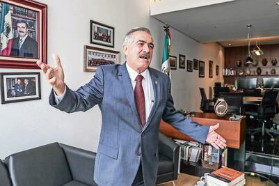 Entrevista: “Jurídicamente, no es posible el muro de Trump”