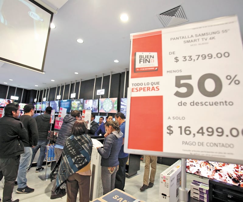 La administración mexiquense determinó adelantar el pago del aguinaldo a más de 160 mil servidores públicos, del nivel uno al 25. ARCHIVO EL UNIVERSAL