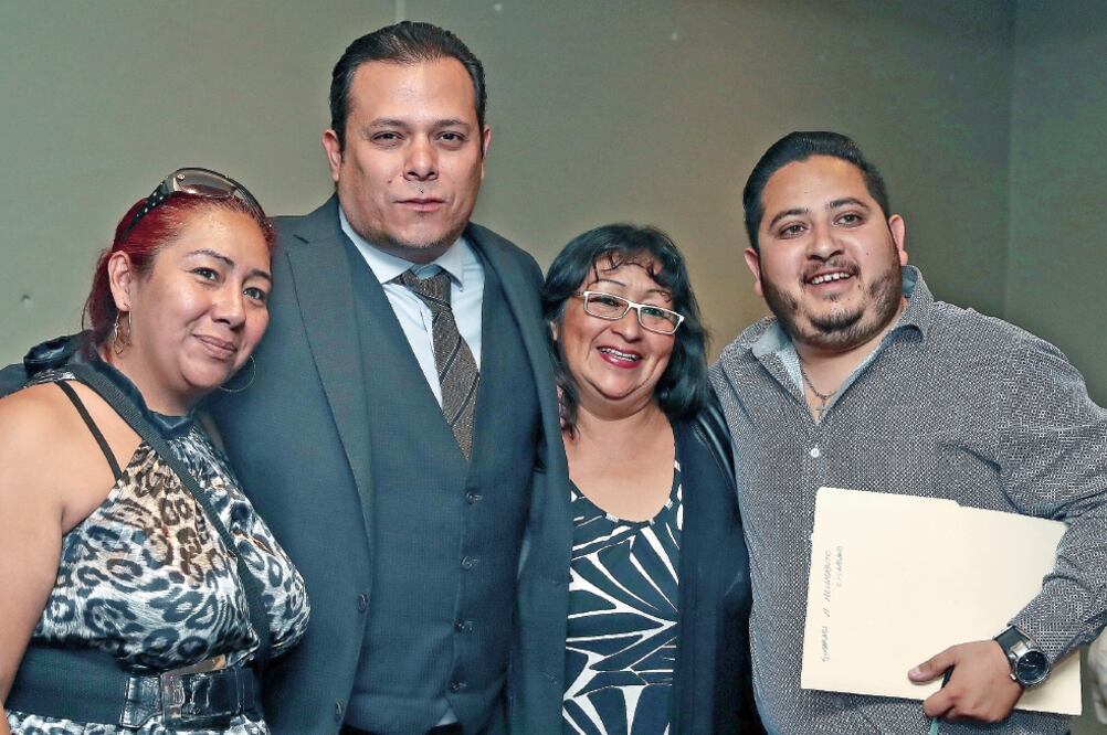 Pedro Pablo de Antuñano (segundo de izq. a der) opina que en Morena sólo una opinión es la q u e vale, no hay debate y se hace lo que la “familia imperial” quiere. Foto: BERENICE FREGOSO. EL UNIVERSAL