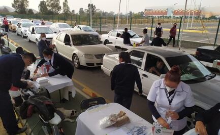 "Le ponemos el ejemplo a los más jóvenes", dice doña Delfina de 72 años tras vacunarse contra Covid-19 en Neza