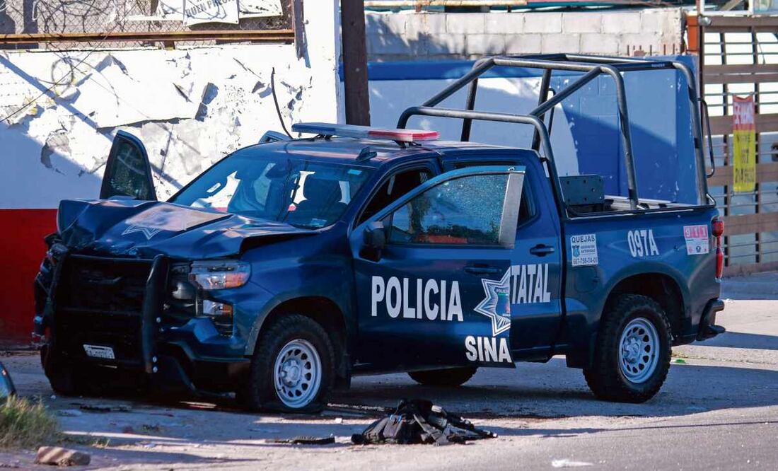 Una patrulla después de la emboscada de un grupo armado en Culiacán, Sinaloa, el 6 de diciembre pasado. Foto: Iván Medina | AFP