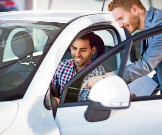 Por crédito caro, prevén impulso a renta de autos