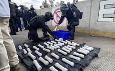 Hallan 59 artefactos explosivos caseros en autobús de Ayotzinapa; liberan paso tras revisión en caseta de Tlalpan