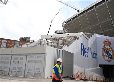 Convierten el Bernabéu en almacén de material para combatir el Covid-19