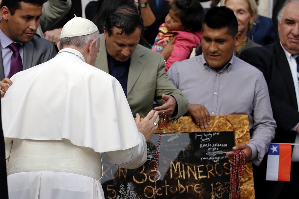 Los 33 mineros estuvieron sepultados entre el 5 de agosto y el 13 de octubre de 2010 (AP)