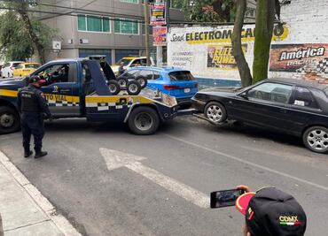 Retiran 22 autos abandonados en calles de la alcaldía Benito Juárez; son trasladados a 4 depósitos