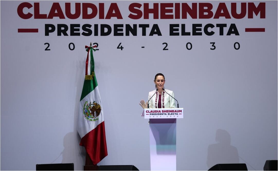 Claudia Sheinbaum celebra en el Teatro Metropólitan. Foto: Diego Simón/EL UNIVERSAL