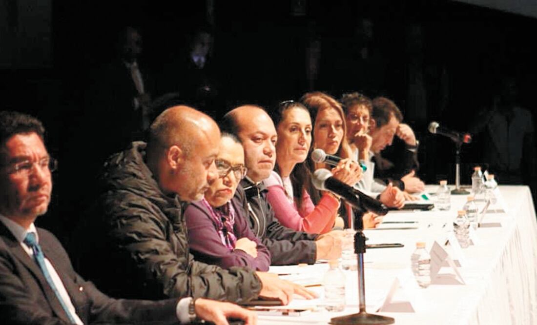 De acuerdo con las autoridades capitalinas, el trabajo para rehabilitar las zonas dañadas por el incendio ocurrido en diciembre pasado avanzará conforme Protección Civil libere las áreas sin daño estructural en La Merced. Foto: TOMADA DE TWITTER