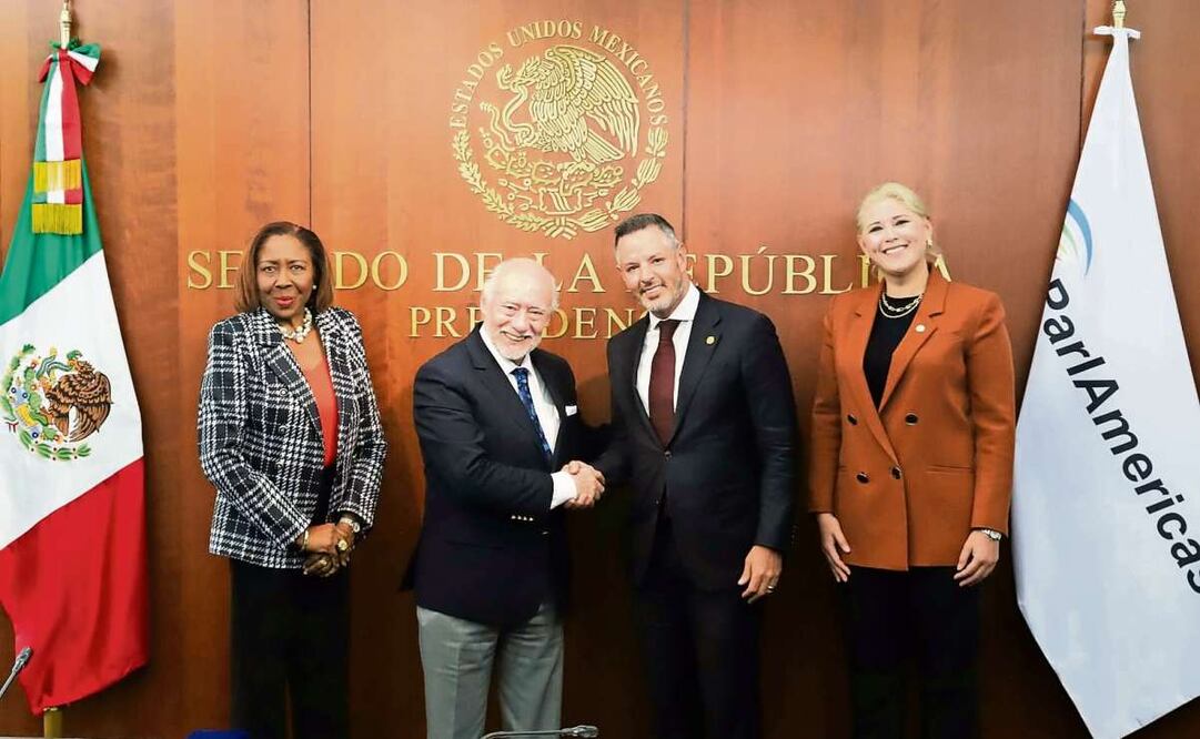 Iván Flores (izq), presidente de ParlAmericas, dijo que la crisis de violencia en AL se agrava. Foto: Especial