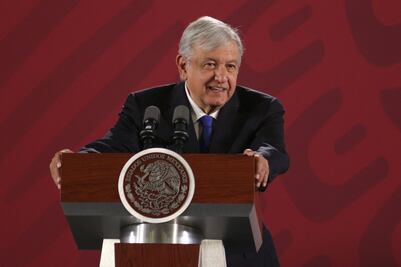 AMLO manda al carajo a “los trácalas” que engañan a adultos mayores