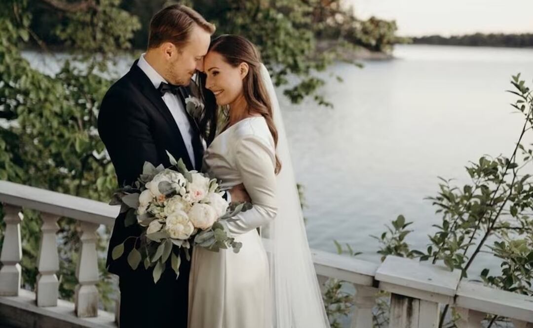 La primera ministra saliente de Finlandia, Sanna Marin, y su marido, Markus Räikkönen. Foto: Especial