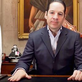 Ante alza de pasaje, gobernador de Querétaro anuncia subsidio al transporte