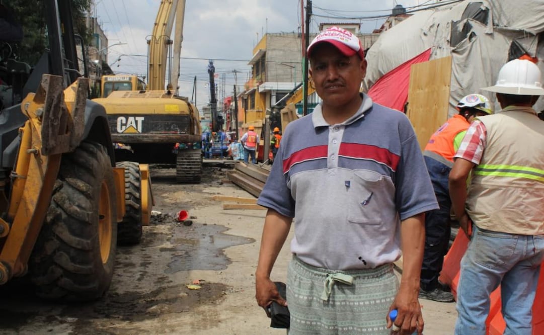 Personas desalojadas de sus viviendas por el socavón en Iztapalapa, piden aumento en el apoyo de renta
Foto: Darió Luna