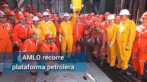 AMLO recorre plataforma petrolera en el Golfo de México