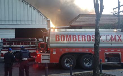 Controlan incendio en bodega de cosméticos de Iztapalapa 