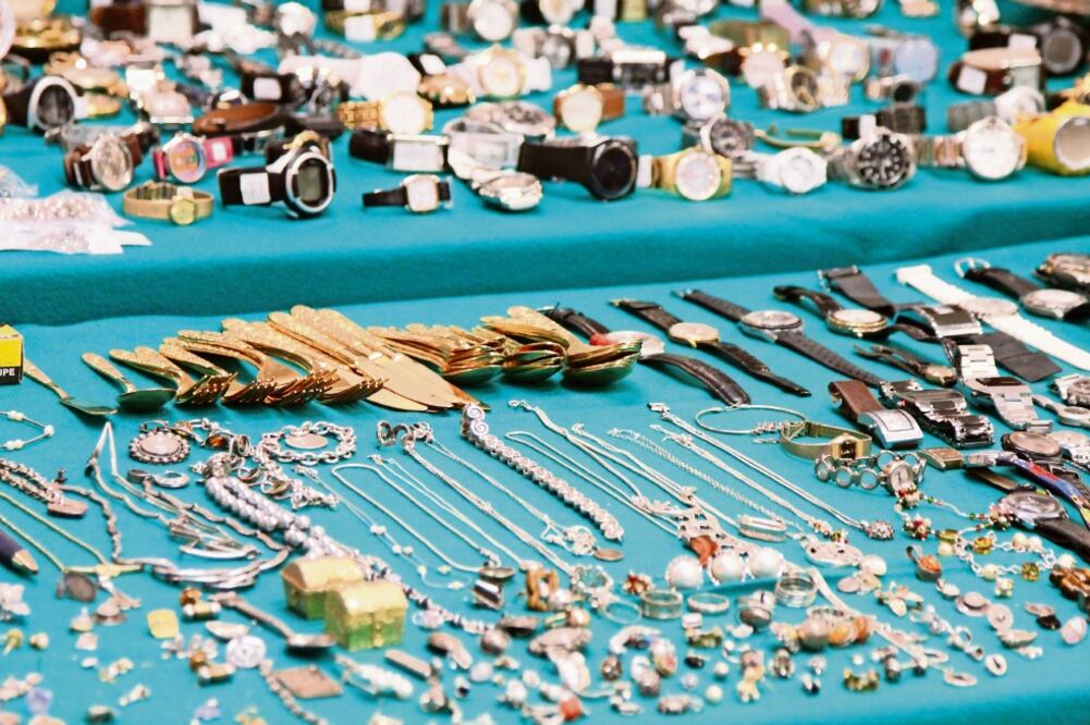 Las bandas mixtas de mexicanos y colombianos roban cosas pequeñas y de alto valor en el mercado negro como joyas y relojes (ARCHIVO EL UNIVERSAL)