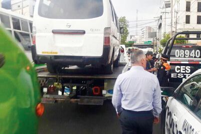 Microbuseros se oponen a operativos en Cuatro Caminos 