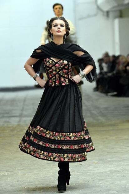 Presentan colección de moda inspirada en María Félix 