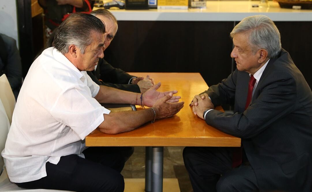 Andrés Manuel López Obrador, presidente electo se reunió con "EL Bronco". Foto: Especial