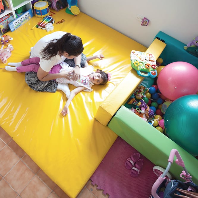 Grace fue la primera paciente en México a quien se le permitió importar un medicamento con base en marihuana. ARCHIVO EL UNIVERSAL