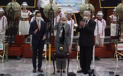 Sánchez Cordero da campanazo de inicio al sorteo del avión presidencial