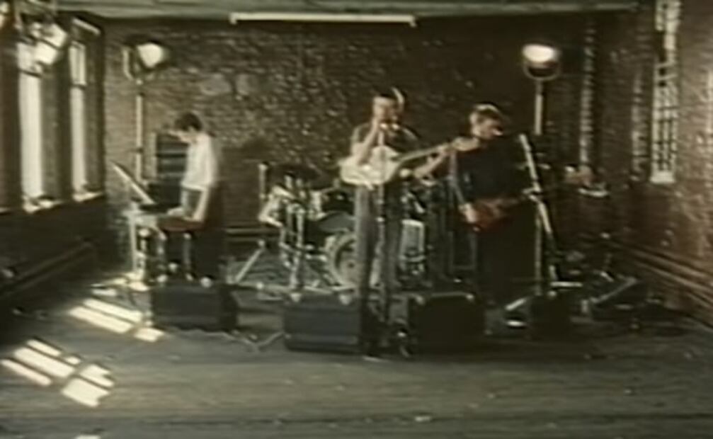 Ian Curtis, la vida pendiente de un hilo