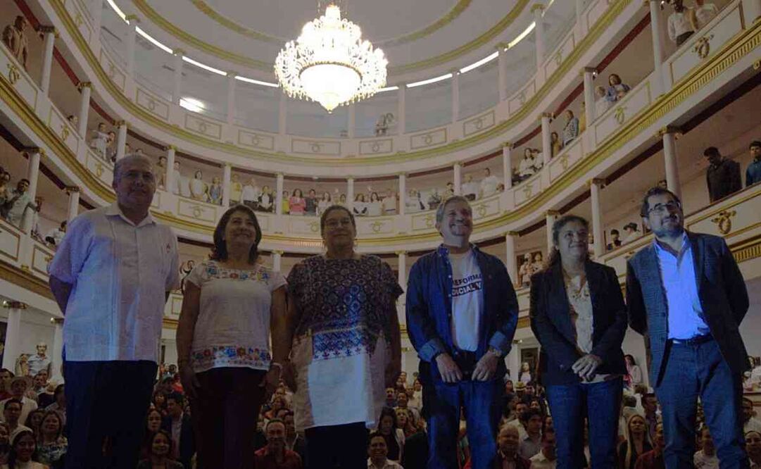 Lenia Batres Guadarrama durante los “Diálogos para la Reforma al Poder Judicial” en el Teatro de la República Querétaro. Foto: Especial