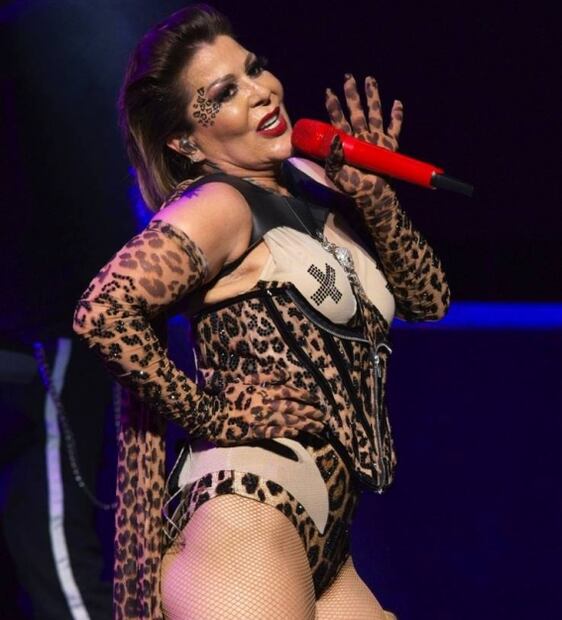 Alejandra Guzmán dice que "fue traumático" su accidente en el escenario: "Traía el fémur totalmente salido"