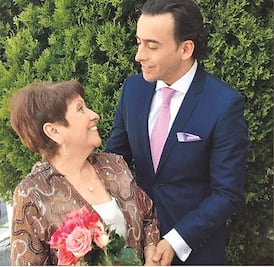 Muere mamá de Adal Ramones en Monterrey