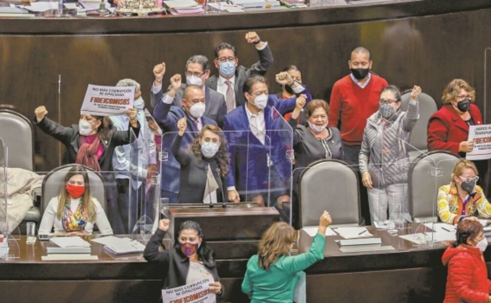 Revientan sesión para extinguir los fideicomisos