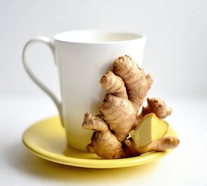 Cómo hacer jengibre con miel para el dolor de garganta 