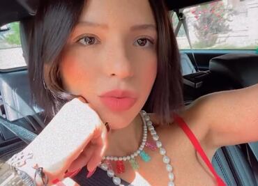 El collar de panditas de Ángela Aguilar que nos regresa a los 90