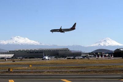 Define gobierno postura sobre terrenos del AICM