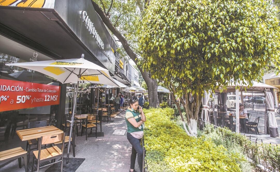 Los restaurantes capitalinos buscan que la reapertura al aire libre y colocación de enseres en vía pública se mantenga de forma definitiva. Foto: Archivo/ EL UNIVERSAL.