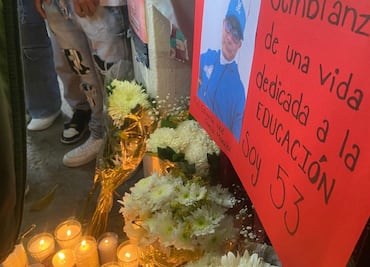 Estudiantes colocan memorial en honor al profesor Eduardo Noé García, víctima de explosión en Iztapalapa
