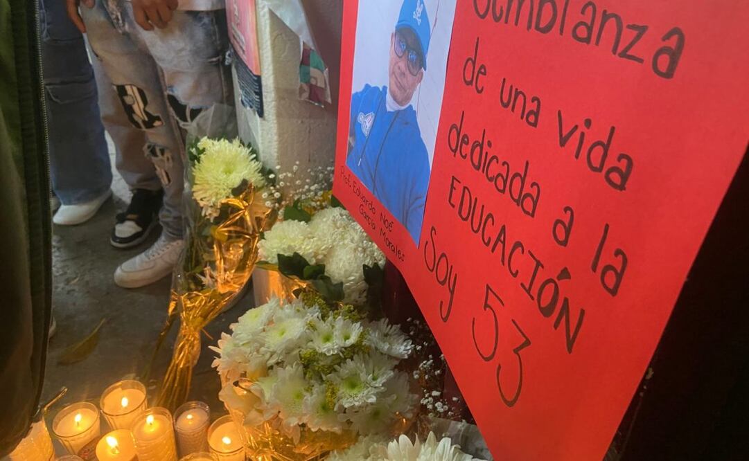 Estudiantes rinden homenaje al profesor Eduardo Noé García, víctima de la tragedia en Zaragoza
Foto: Juan Carlos Williams