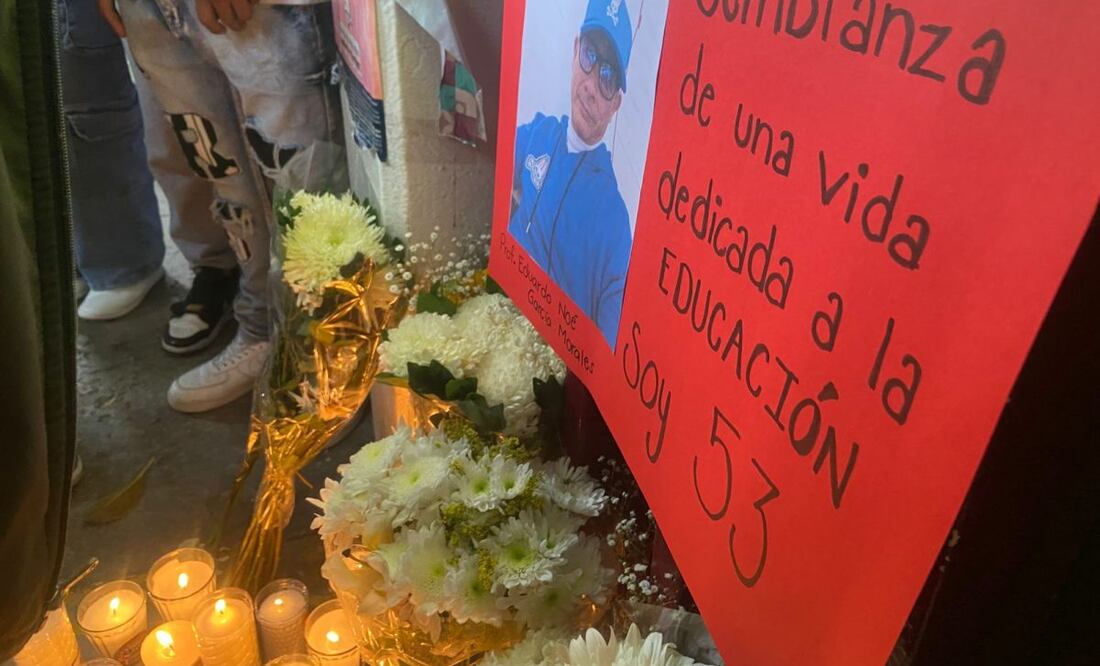 Estudiantes rinden homenaje al profesor Eduardo Noé García, víctima de la tragedia en Zaragoza
Foto: Juan Carlos Williams