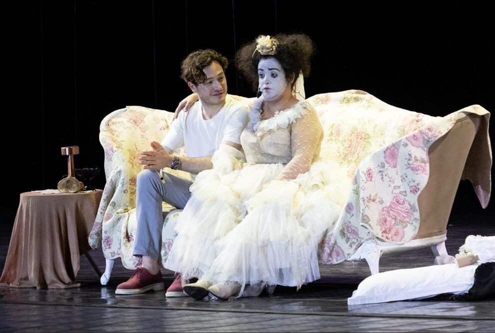 Chula the Clown se presenta en en el Festival PAAX.
Fotos: Turco Photo