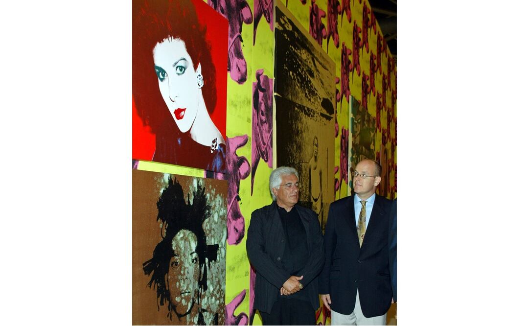 Germano Celant junto al príncipe Alberto de Mónaco en una exposición en 2003. Foto: AP, archivo