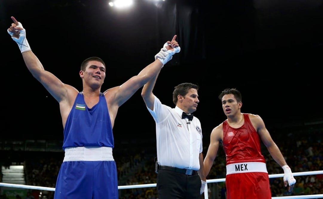 Bektemir Melikuziev y  Misael Rodriguez tras su encuentro (Reuters)