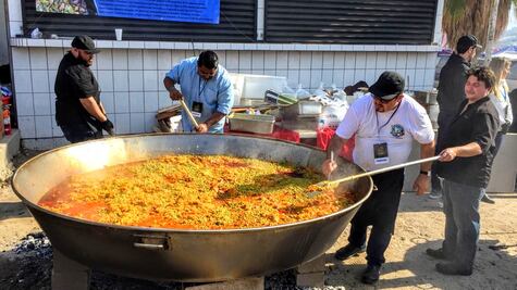 Alistan chefs internacionales banquete navideño para migrantes en Tijuana