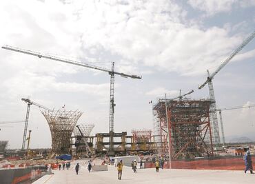 Nos liberamos de un problema al liquidar a las empresas del NAIM: AMLO