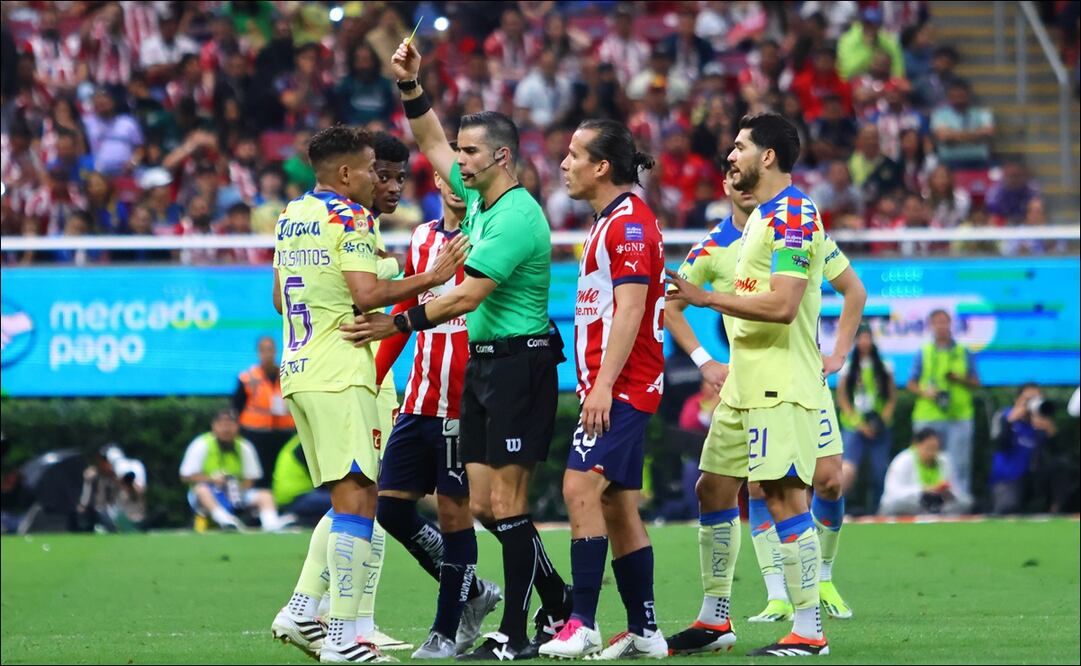 Se dan a conocer los audios del VAR tras controversia por posible penal para Chivas / FOTO: Imago7