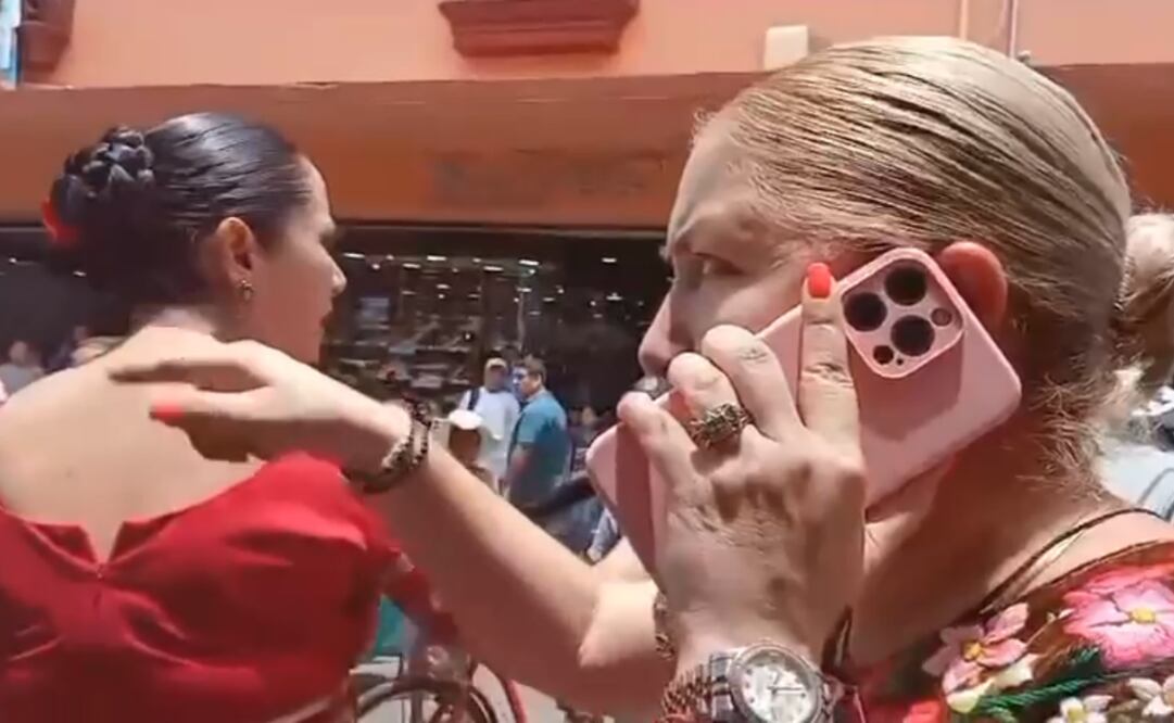 La Senadora de Morena y la regidora del PVEM de Morelos son increpadas por comerciantes (30/07/2025). Foto: Captura de pantalla