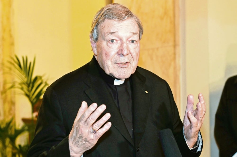 Imagen de 2016 del cardenal George Pell, asesor financiero del Vaticano, durante una conferencia de prensa en Roma. (ANDREAS SOLARO. AFP)