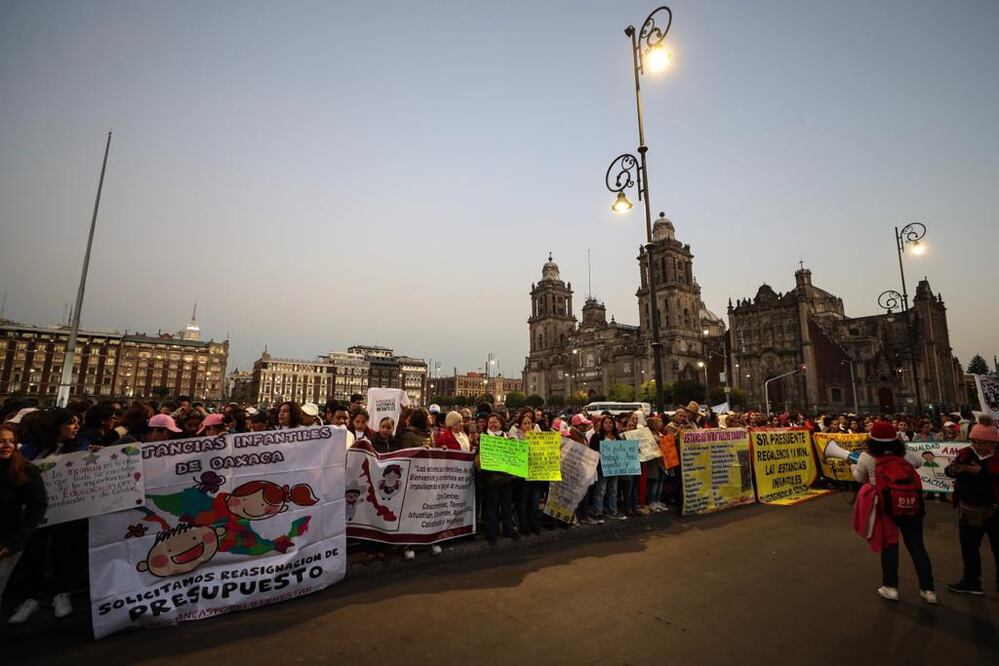 Protesta afuera de Palacio Nacional. Foto: Juan Carlos Reyes