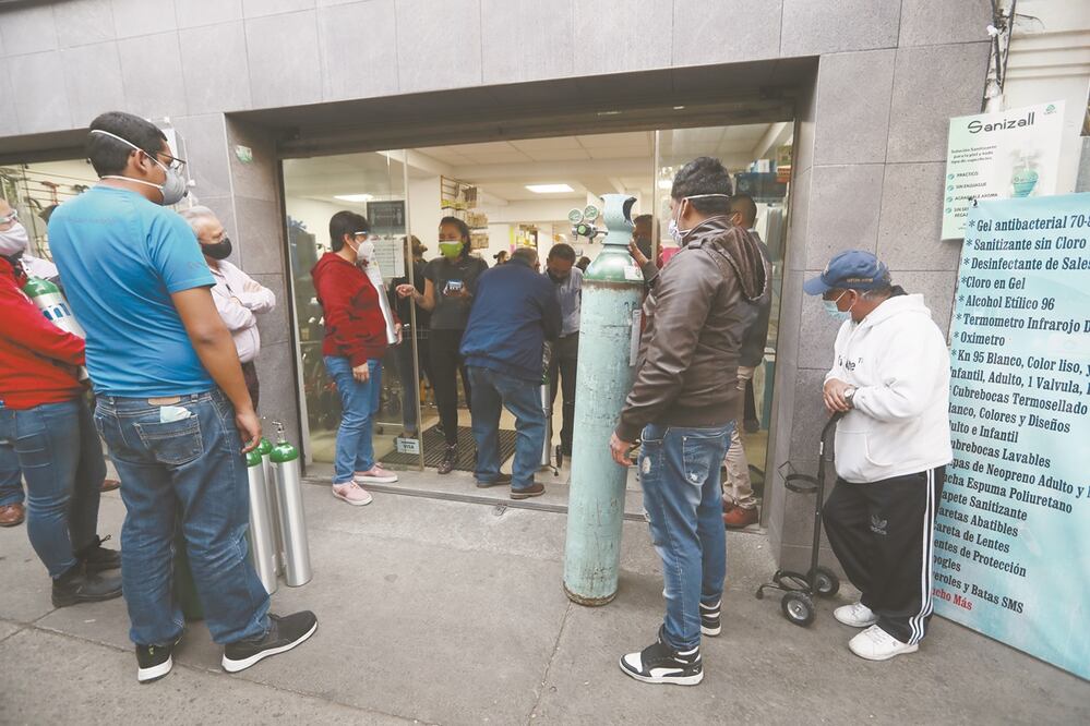 Actualmente, el tubo mediano de oxígeno cuesta 6 mil pesos. Foto: ARCHIVO EL UNIVERSAL