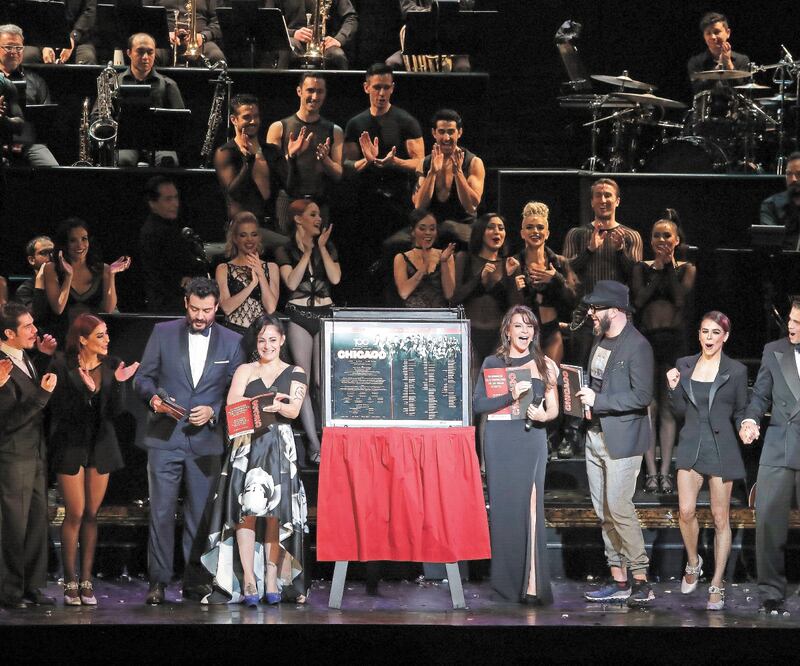 Lola y Mariana Garza festejan las 100 funciones de Chicago. IVÁN STEPHENS. EL UNIVERSAL